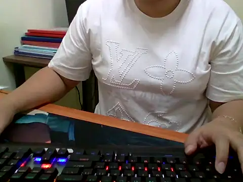 Sarah no land online show from 04/15/26, 02:18