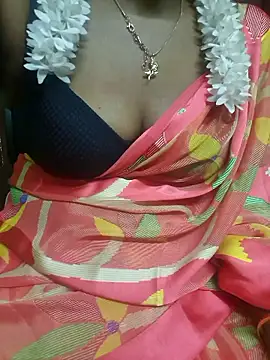 Snapshot of tamil-Diya90 chatting on 01/13/26, 07:52 tamil-Diya90 online show from 01/13/26, 07:52