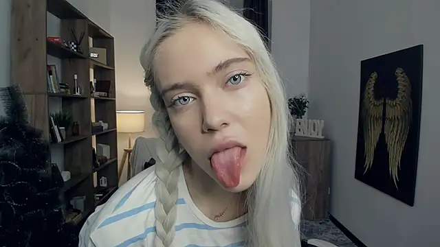 KristalCrowner online show from 01/31/26, 07:23