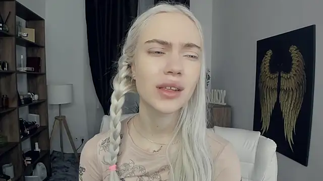 KristalCrowner online show from 02/16/26, 07:21