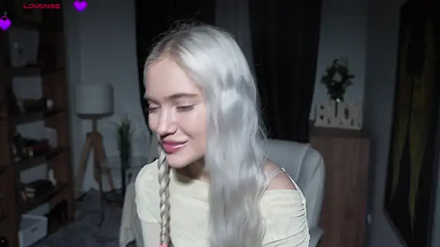 KristalCrowner online show from 03/23/26, 10:47