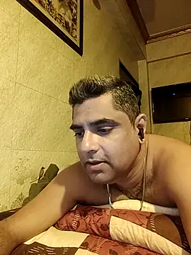 Snapshot of hardnhornybull chatting on 04/17/26, 07:17 hardnhornybull online show from 04/17/26, 07:17