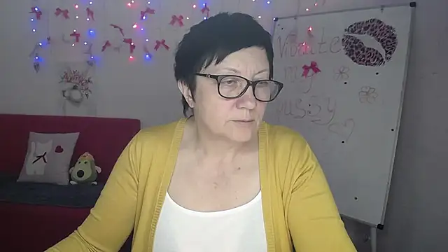 EmilyL0ve online show from 05/02/26, 05:29