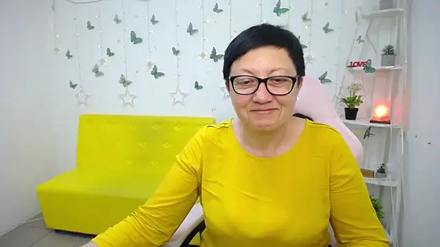 EmilyL0ve online show from 05/20/26, 05:08