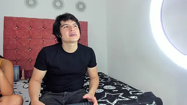 Snapshot of Mr_increible_elastigirl chatting on 01/08/26, 08:33 Mr increible elastigirl online show from 01/08/26, 08:33