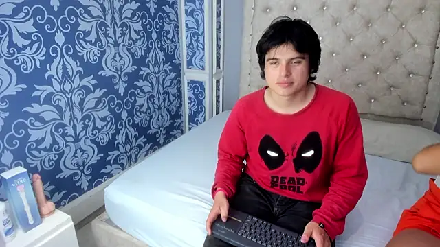 Snapshot of Mr_increible_elastigirl chatting on 01/14/26, 08:14 Mr increible elastigirl online show from 01/14/26, 08:14