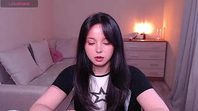 Snapshot of lia_hetty chatting on 05/15/26, 04:03 lia hetty online show from 05/15/26, 04:03