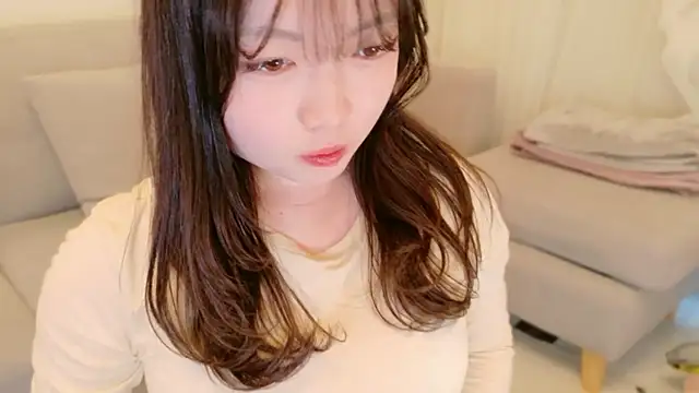   Yui  online show from 04/09/26, 12:54