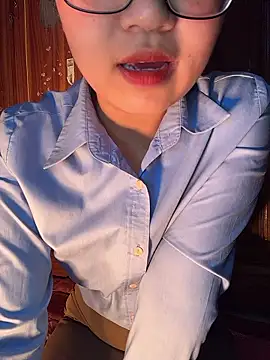 Snapshot of Bong_lovelyy chatting on 01/09/26, 05:10 Bong lovelyy online show from 01/09/26, 05:10