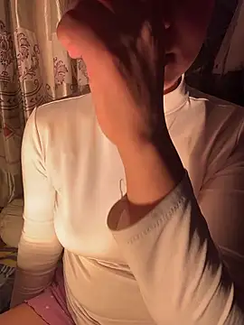 Snapshot of Bong_lovelyy chatting on 01/10/26, 02:30 Bong lovelyy online show from 01/10/26, 02:30