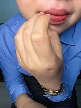 Bong lovelyy online show from 01/19/26, 01:09