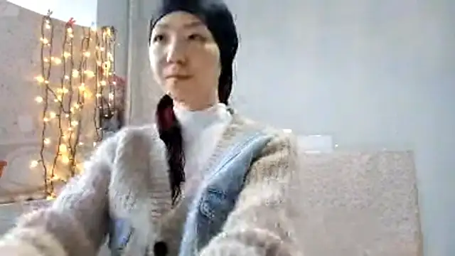 VuiCutie online show from 01/12/26, 03:45