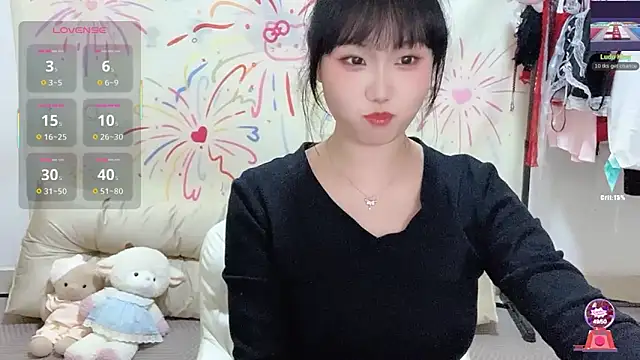 xiaoguai99 online show from 04/12/26, 12:54