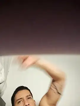 MrWolfHot online show from 01/07/26, 05:43