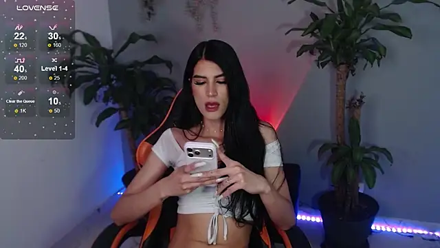 Lovely bella  online show from 04/24/26, 02:14