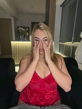 Snapshot of karymoron chatting on 02/04/26, 04:29 karymoron online show from 02/04/26, 04:29