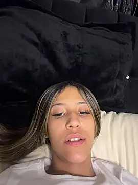 vicky bass  online show from 04/05/26, 02:09