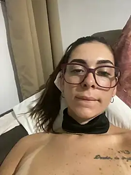 Snapshot of Madagascar03 chatting on 02/19/26, 06:20 Madagascar03 online show from 02/19/26, 06:20