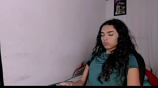 Snapshot of hazel_slim chatting on 03/01/26, 06:43 hazel slim online show from 03/01/26, 06:43