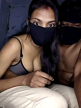 Snapshot of rani_coupleee chatting on 01/07/26, 07:05 rani coupleee online show from 01/07/26, 07:05