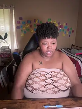 Chocolatebunnyxx96 online show from 05/18/26, 06:58