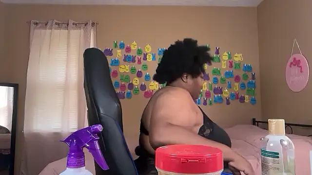 Snapshot of Chocolatebunnyxx96 chatting on 06/20/26, 03:37 Chocolatebunnyxx96 online show from 06/20/26, 03:37