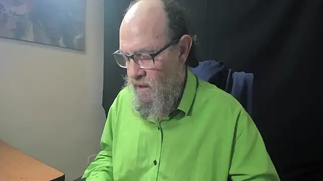 Uncle Hottie online show from 02/01/26, 03:32