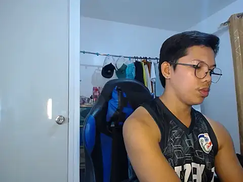 holly oreo online show from 06/12/26, 11:53