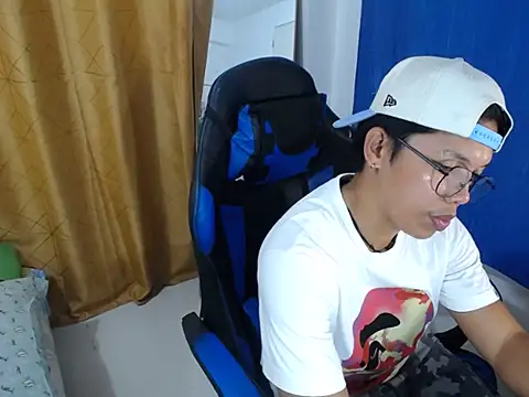 holly oreo online show from 06/30/26, 02:18