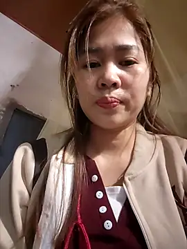 Snapshot of Comebaby-077 chatting on 01/15/26, 12:43 Comebaby-077 online show from 01/15/26, 12:43