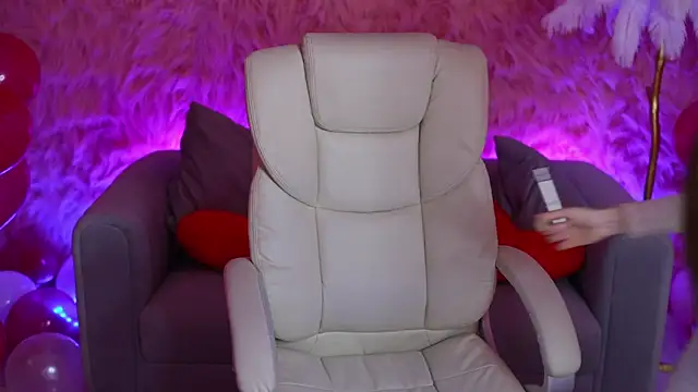 AlexaFleur online show from 02/15/26, 07:54