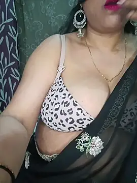 Hot-BHABHI696 online show from 04/22/26, 09:33