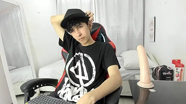 julian xx online show from 03/16/26, 08:13