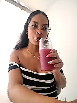 KATALINA SANTANA  online show from 02/28/26, 06:42