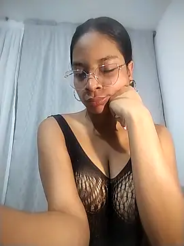 KATALINA SANTANA  online show from 04/10/26, 02:06