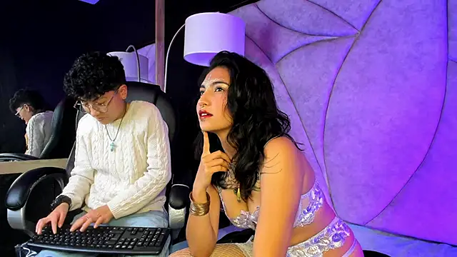 velvet mystic online show from 04/16/26, 03:40