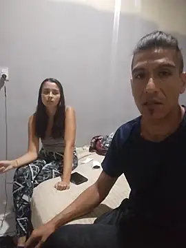 Rodrigohernan19 online show from 04/10/26, 02:39