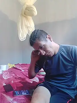 Rodrigohernan19 online show from 06/25/26, 01:48