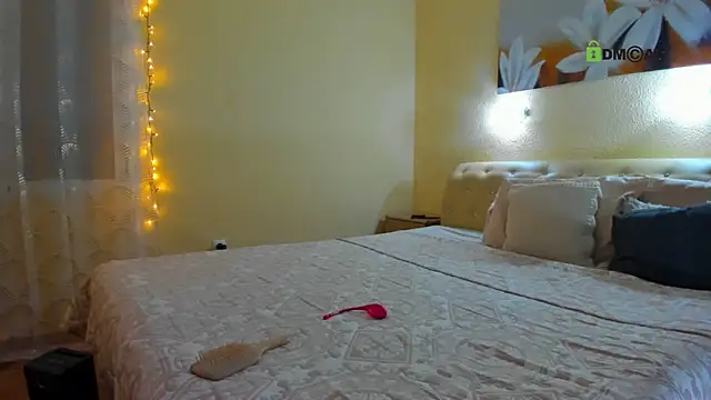 juliiaroberts online show from 04/18/26, 03:10