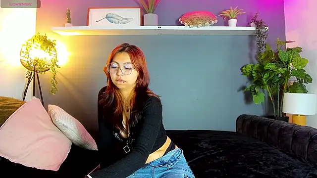 Kira Exe  online show from 04/15/26, 11:39