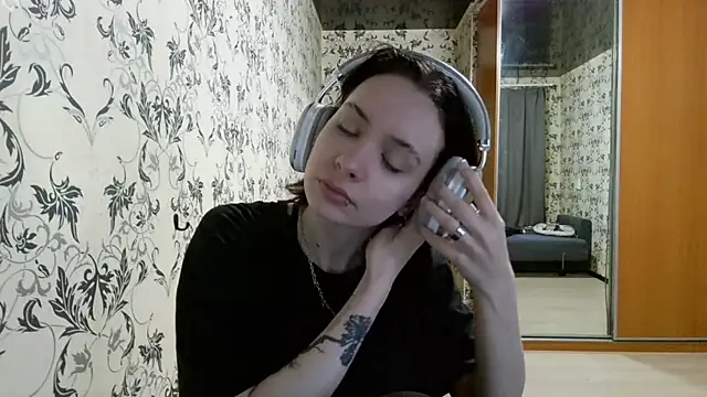 LxayBloom online show from 04/09/26, 09:15