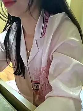 Snapshot of moon_baby99 chatting on 02/04/26, 07:36 moon baby99 online show from 02/04/26, 07:36