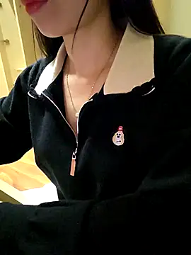 Snapshot of moon_baby99 chatting on 02/09/26, 04:16 moon baby99 online show from 02/09/26, 04:16