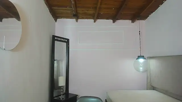 ZoeFox5 online show from 03/09/26, 12:09