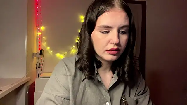 Snapshot of FerniQuam chatting on 01/06/26, 06:11 FerniQuam online show from 01/06/26, 06:11