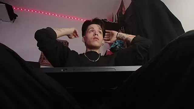 Anhony Muscle online show from 01/09/26, 01:25