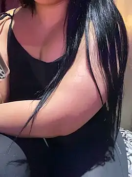 Lina Velvet  online show from 04/05/26, 06:05