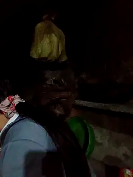 Snapshot of vanvan005 chatting on 03/02/26, 12:01 vanvan005 online show from 03/02/26, 12:01