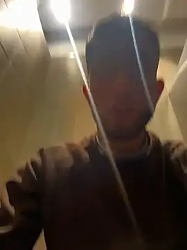 Snapshot of liam_bronw chatting on 07/04/26, 04:13 liam bronw online show from 07/04/26, 04:13