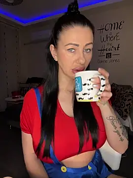 IRISWHITE17 online show from 02/23/26, 05:49